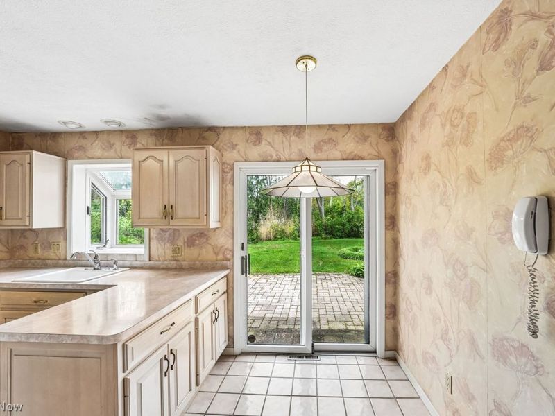 6645 Somerset Drive , Brecksville, OH 44141 Photo 9