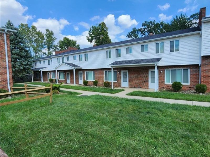 123 E Sprague Road , Seven Hills, OH 44131 Photo 2