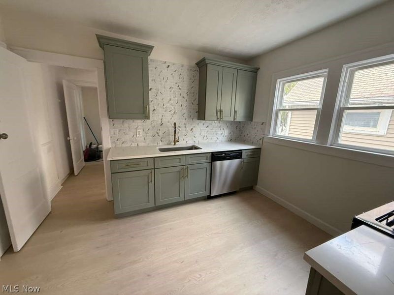 1278 W 102nd Street , Cleveland, OH 44102 Photo 5