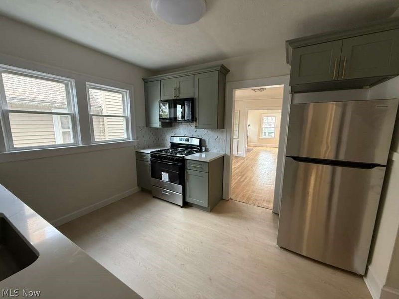 1278 W 102nd Street , Cleveland, OH 44102 Photo 6