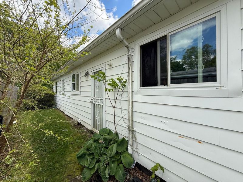645-647 Van Everett Avenue , Akron, OH 44306 Photo 13