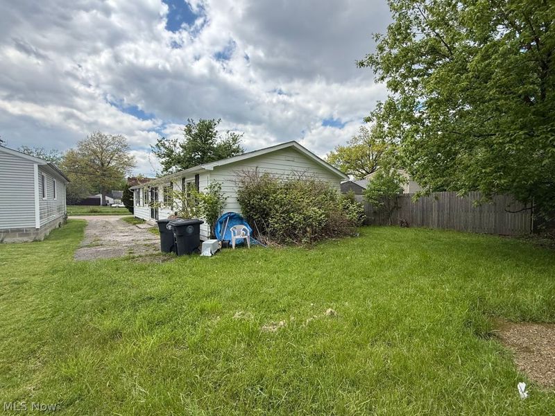 645-647 Van Everett Avenue , Akron, OH 44306 Photo 15