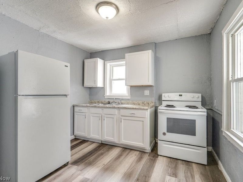 1090 Greenwood Avenue , Akron, OH 44320 Photo 8