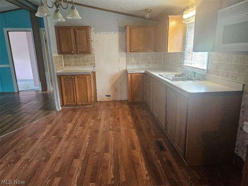 5229 Senate Road SE, Amsterdam, OH 43903 Photo 3