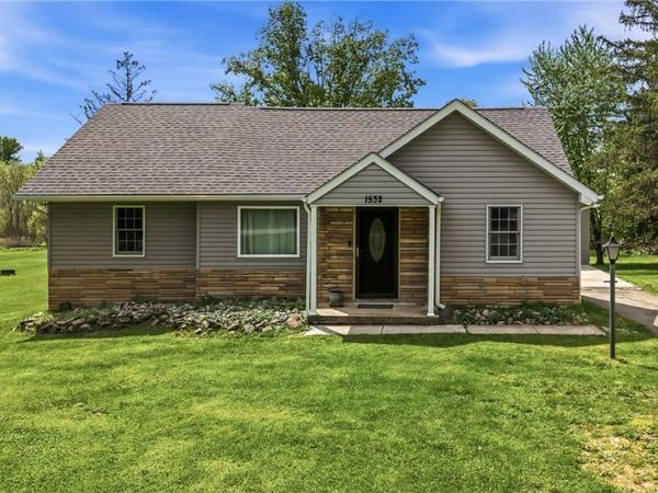 1532 S Stateline Road , Masury, OH 44438