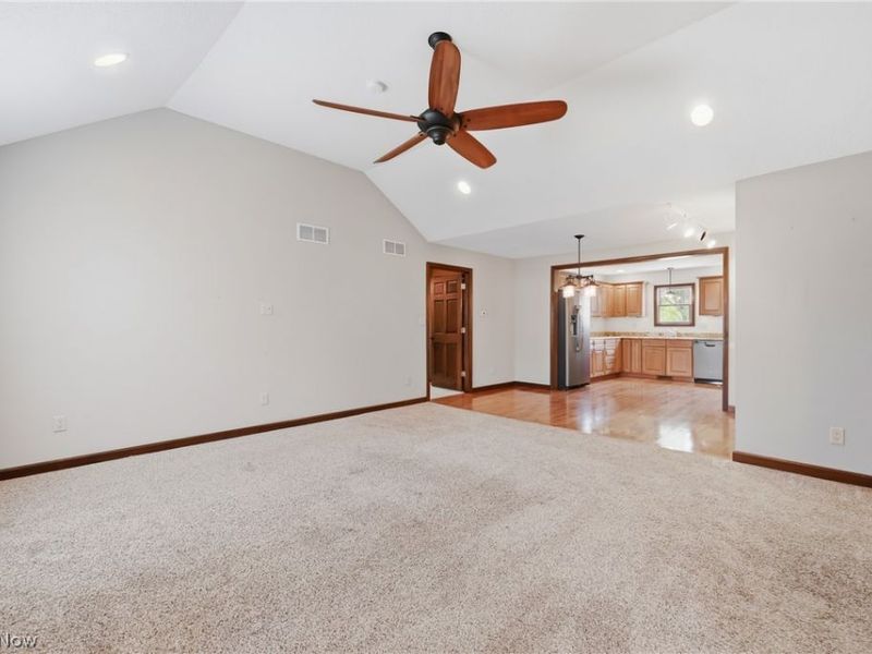 1532 S Stateline Road , Masury, OH 44438 Photo 15