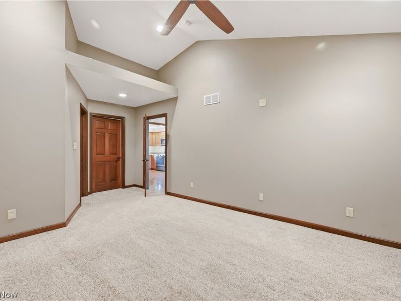 1532 S Stateline Road , Masury, OH 44438 Photo 23
