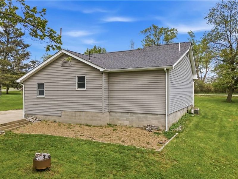 1532 S Stateline Road , Masury, OH 44438 Photo 5