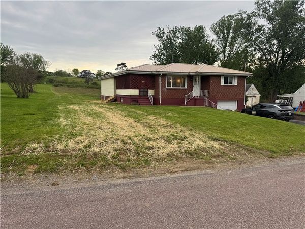 126 Holly Place , Mount Pleasant, PA 15666