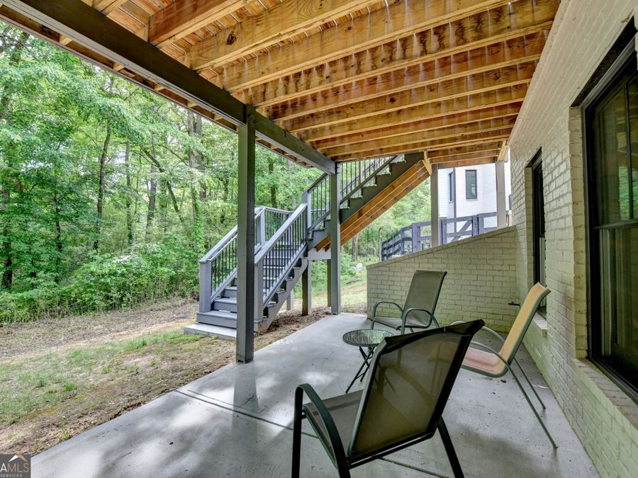 Property Image 100