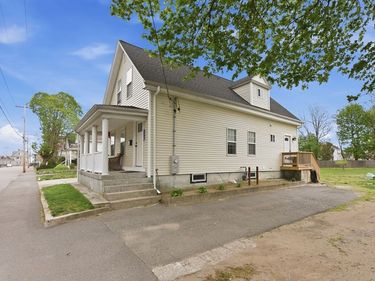 31 Wilbur, Taunton, MA 02780