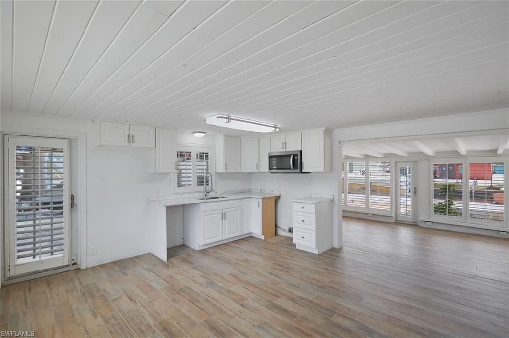 2647 Pine St, Matlacha, FL 33993 Photo
