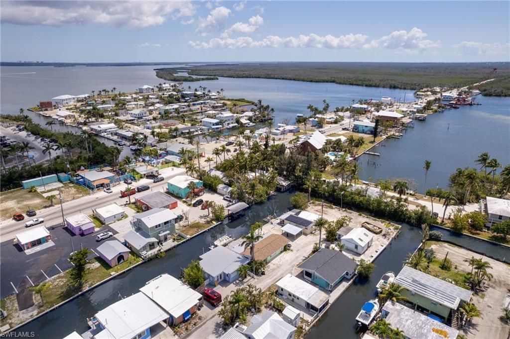 2647 Pine St, Matlacha, FL 33993 Photo