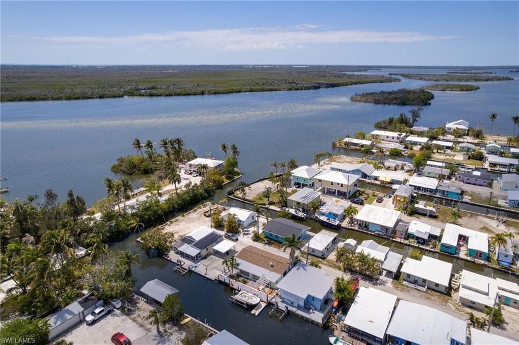2647 Pine St, Matlacha, FL 33993 Photo