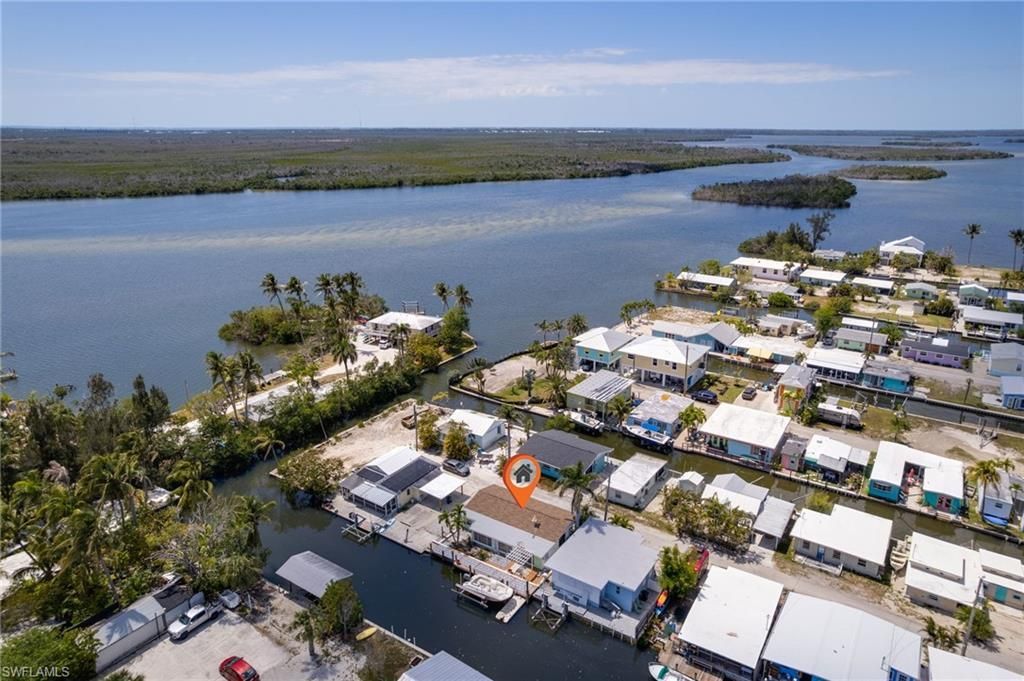 2647 Pine St, Matlacha, FL 33993 Photo