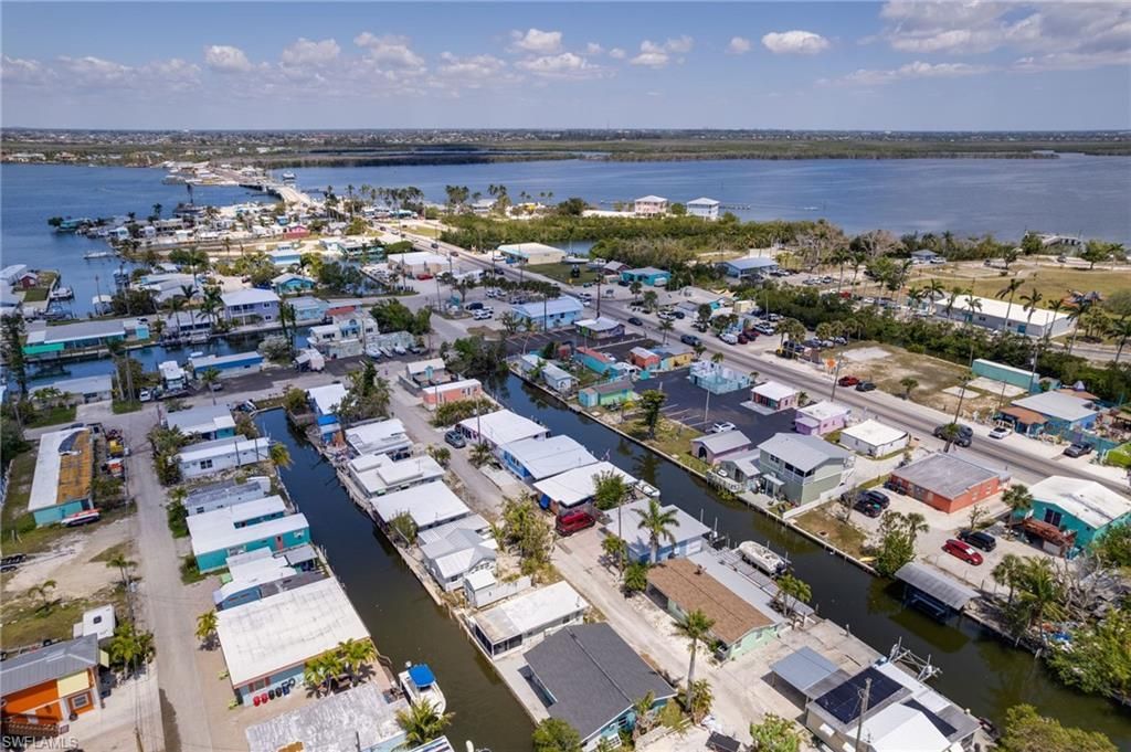 2647 Pine St, Matlacha, FL 33993 Photo