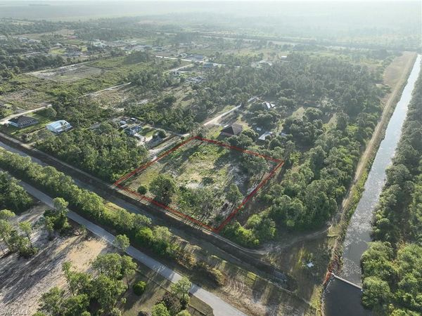 7969 Canal TER , LABELLE, FL 33935
