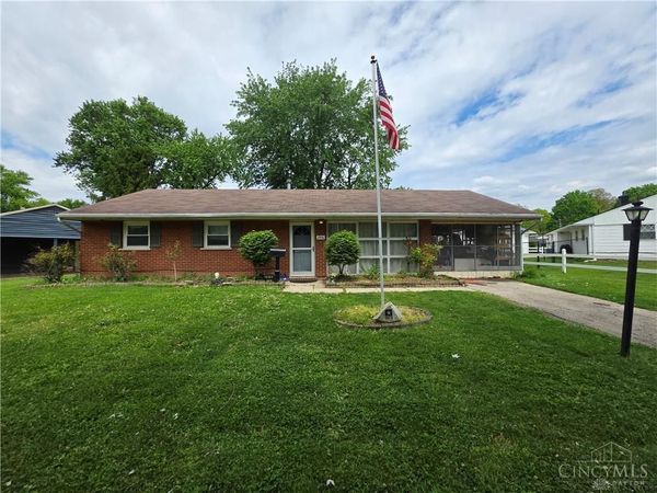 2916 Blackhawk Road, Kettering, OH 45420