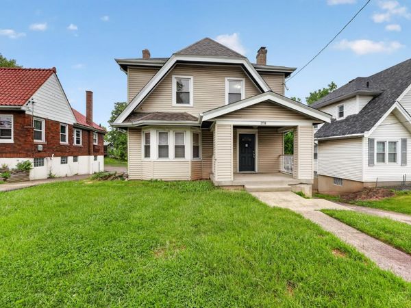 2738 Montana Avenue, Cincinnati, OH 45211