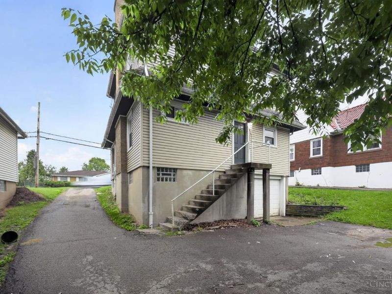 2738 Montana Avenue, Cincinnati, OH 45211 Photo 3