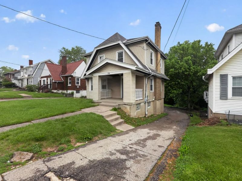 2738 Montana Avenue, Cincinnati, OH 45211 Photo 4