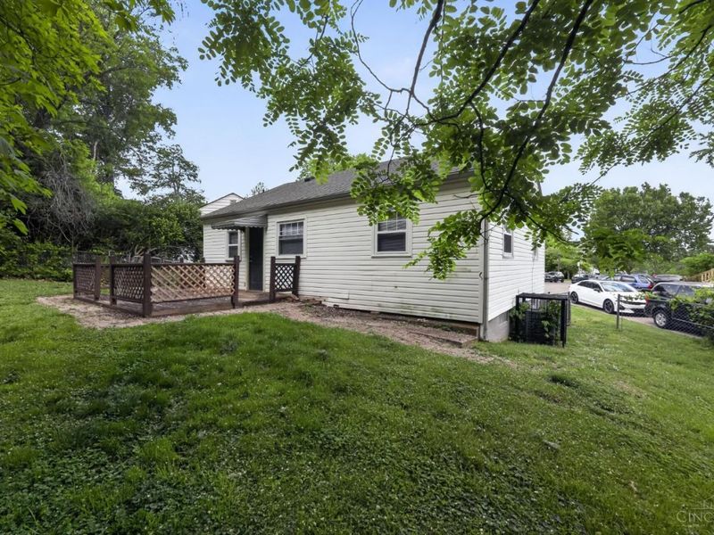 1923 Ashbrook Drive, Cincinnati, OH 45238 Photo 4