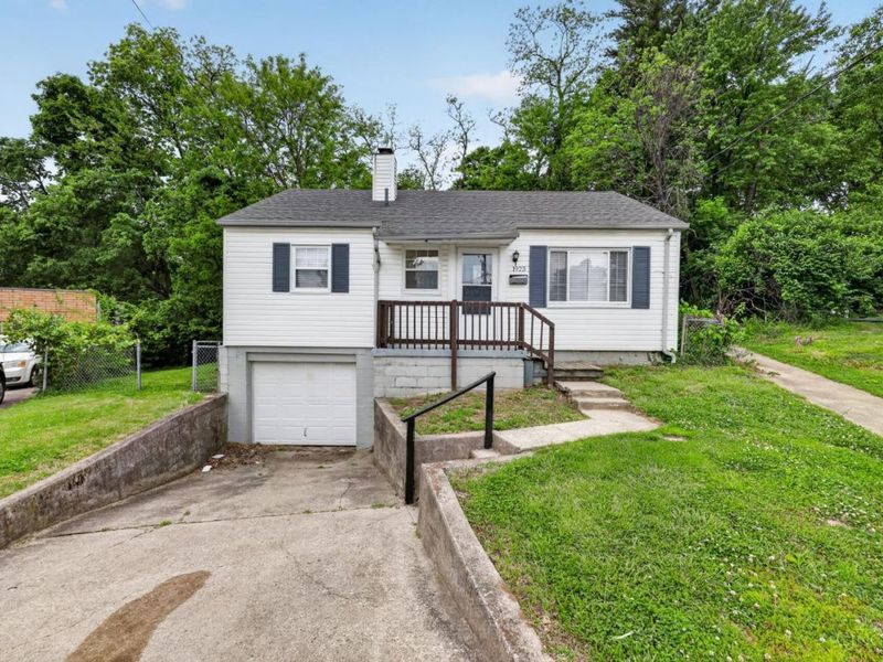 1923 Ashbrook Drive, Cincinnati, OH 45238 Photo 7