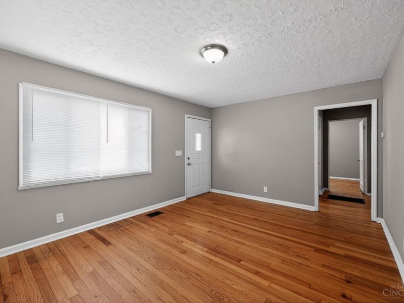 1923 Ashbrook Drive, Cincinnati, OH 45238 Photo 9