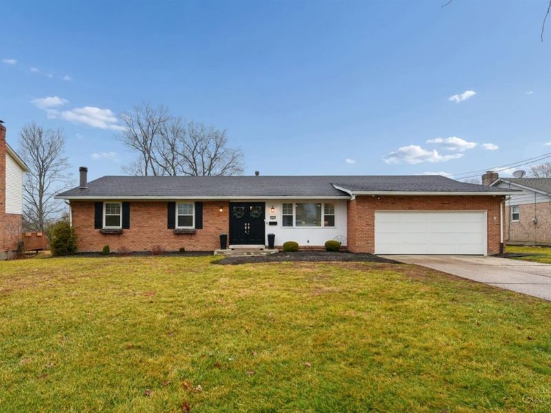 6250 Elmhill Court, Green Township, OH 45248 Photo 1