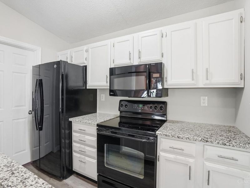 8900 Eagleview Drive, Unit 11, West Chester, OH 45069 Photo 6