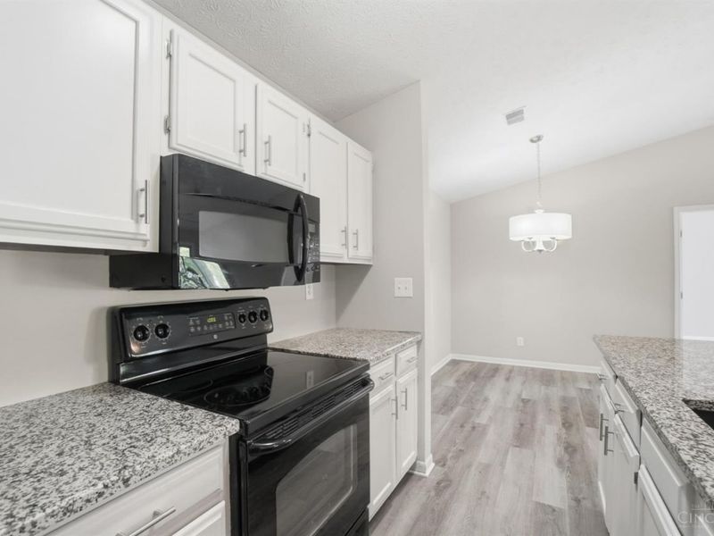 8900 Eagleview Drive, Unit 11, West Chester, OH 45069 Photo 8