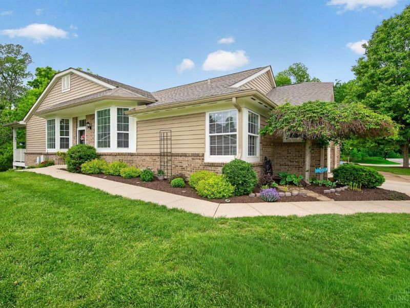 5953 Castlewood Crossing, Miami Twp, OH 45150 Photo 2