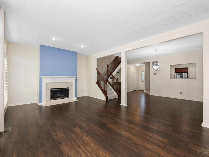 5927 Castlewood Crossing, Miami Twp, OH 45150 Photo 7