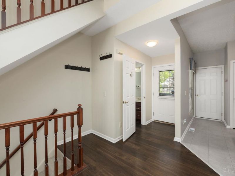 5927 Castlewood Crossing, Miami Twp, OH 45150 Photo 8