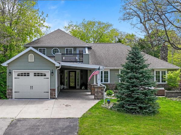 1069 Sauganash DRIVE, Fontana, WI 53125