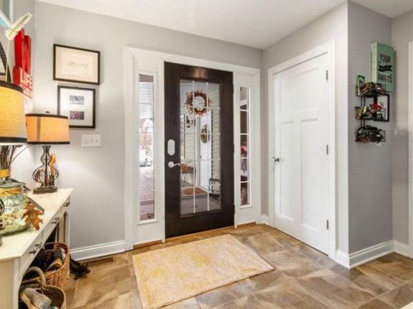 1069 Sauganash DRIVE, Fontana, WI 53125