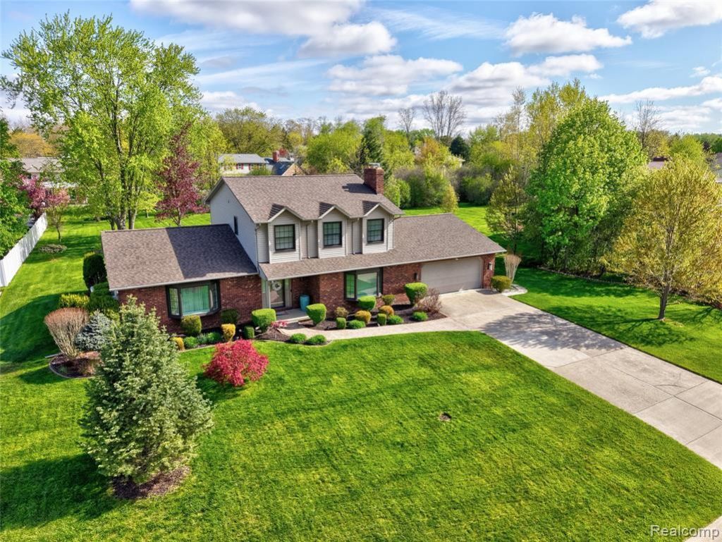 6338 Covered Wagons Trail, Flint Township, MI 48532 Main Photo