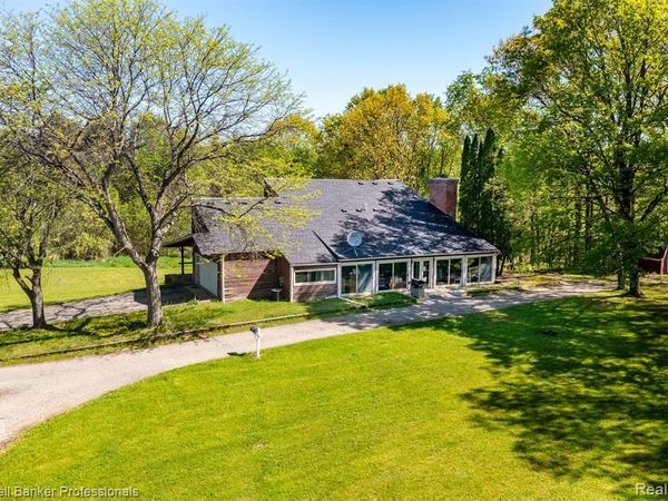 8899 DWYER Road, Hartland Twp, MI 48855