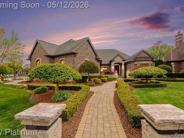 36270 Vita Bella Drive, Clinton Twp, MI 48035