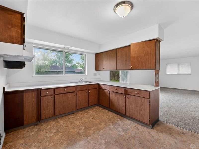4436 Procuniar Drive, Huber Heights, OH 45424 Photo 18
