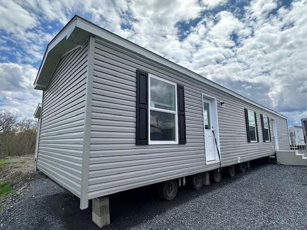 19 Bartlett Street , Fairfield, ME 04937