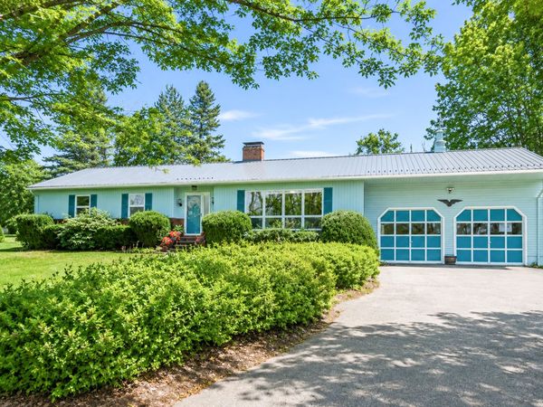 18 Martin Heights, Raymond, ME 04071