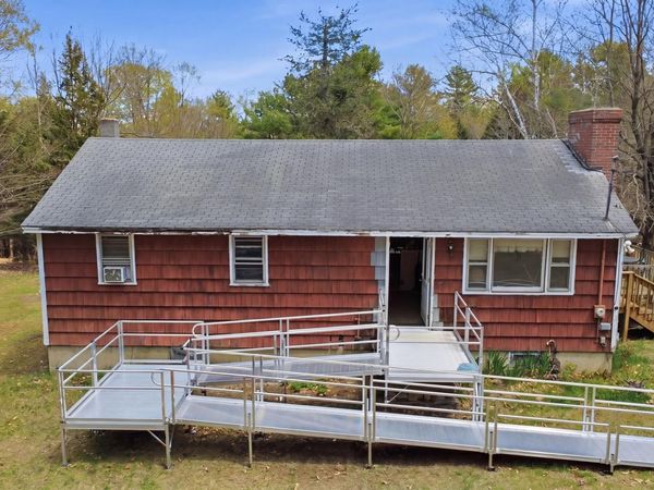 392 Elm Street , Mechanic Falls, ME 04256