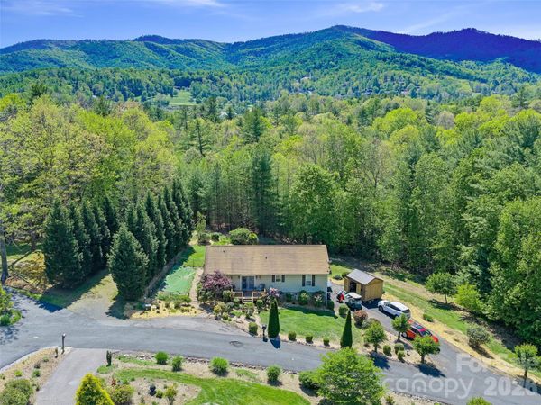 282 Sourwood Drive, Spruce Pine, NC 28777