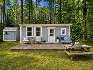 33 Wareham Street, Unit 11, Carver, MA 02330