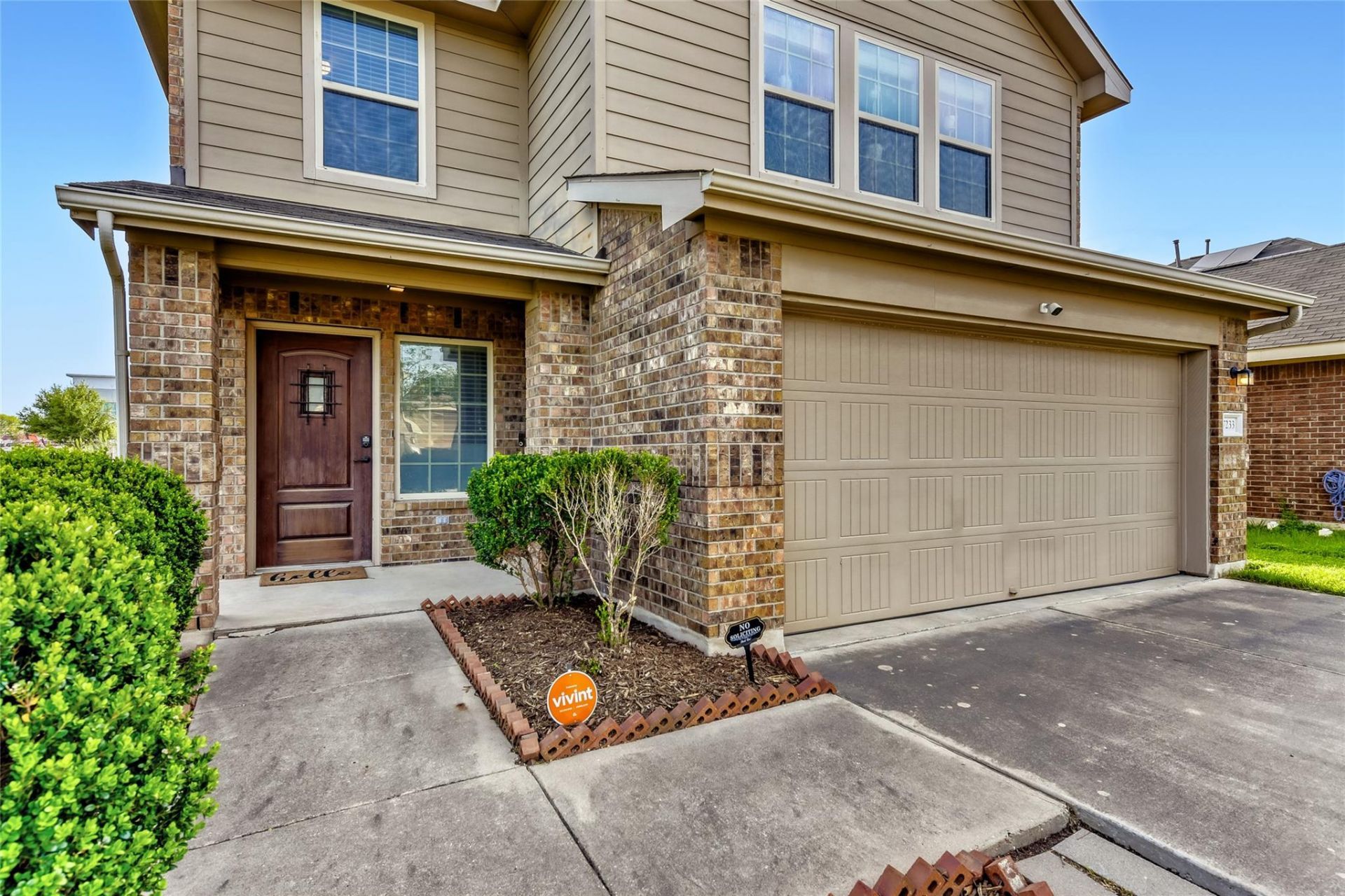 7233 Crestone Rd, Austin, TX 78744 Main Photo
