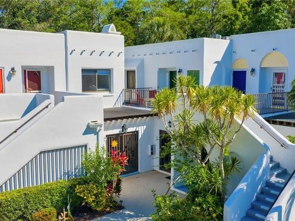 3310 Europa DR, Unit 33, NAPLES, FL 34105