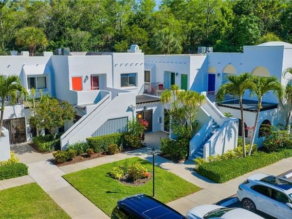3310 Europa DR , Unit 33, NAPLES, FL 34105