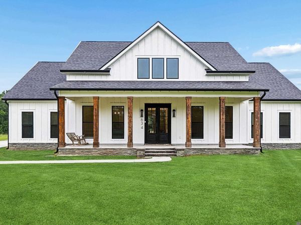 634 W Bayou Dr, Pierre Part, LA 70339