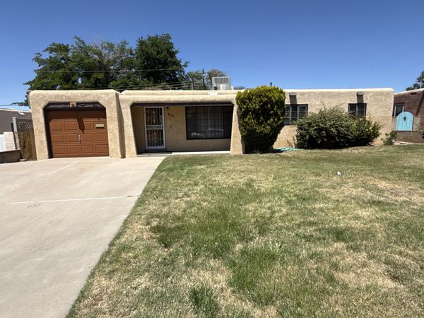 8101 Aspen Avenue NE, Albuquerque, NM 87110